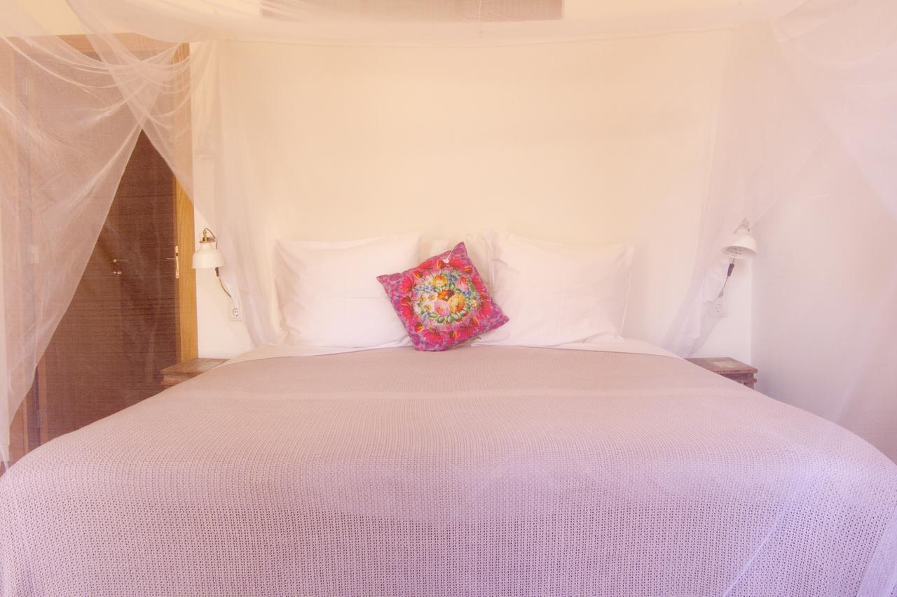 Home Hotel The Pink Pepper Tree Lloseta Exterior foto